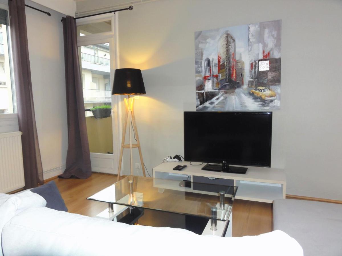 Le Voltaire -2 Chambres- 70M2- Hypercentre-Parking-Wifi Fibre- Nouvelle Literie Tarbes Dış mekan fotoğraf