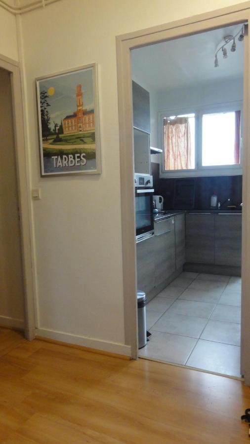 Le Voltaire -2 Chambres- 70M2- Hypercentre-Parking-Wifi Fibre- Nouvelle Literie Tarbes Dış mekan fotoğraf