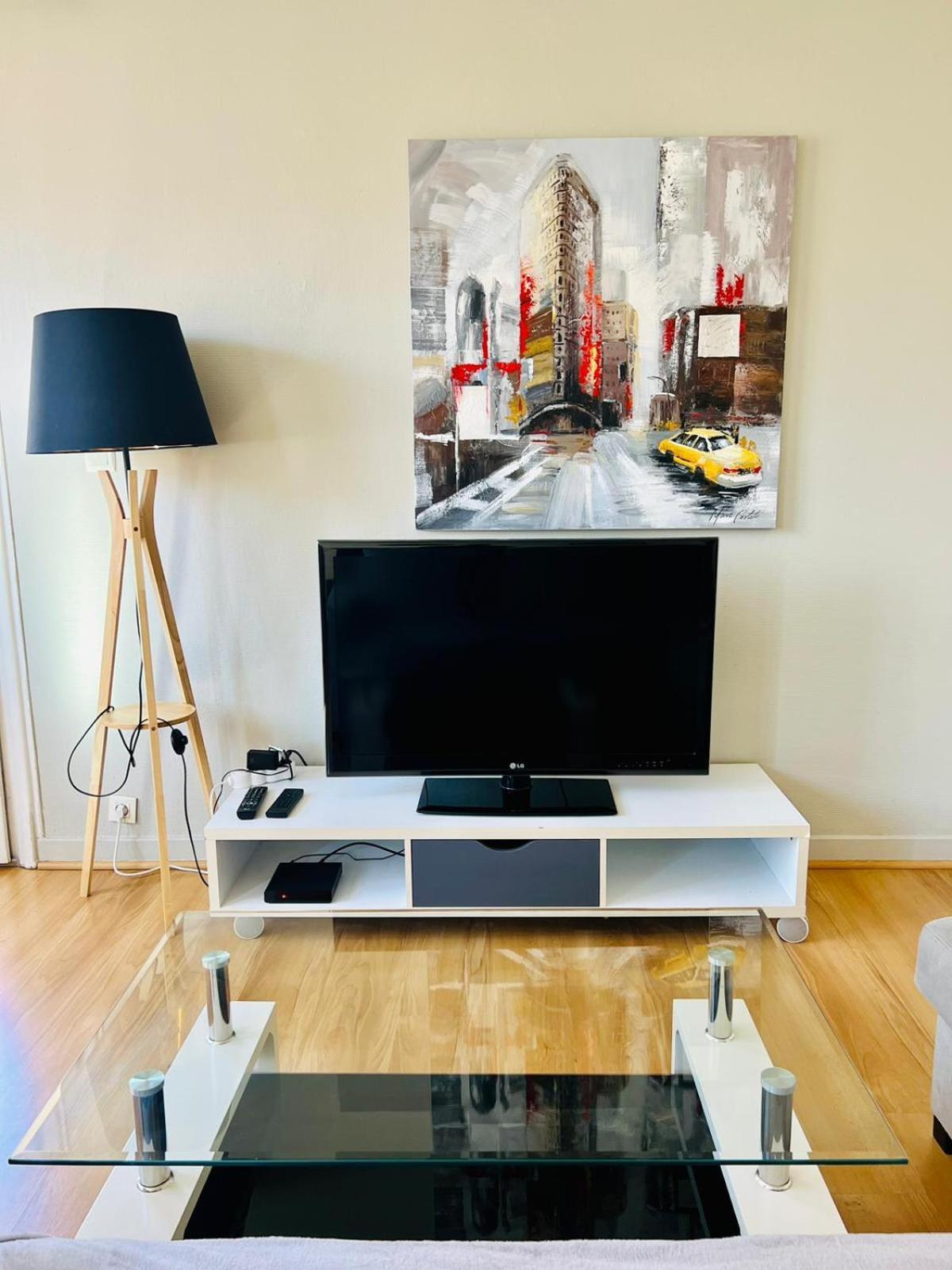 Le Voltaire -2 Chambres- 70M2- Hypercentre-Parking-Wifi Fibre- Nouvelle Literie Tarbes Dış mekan fotoğraf